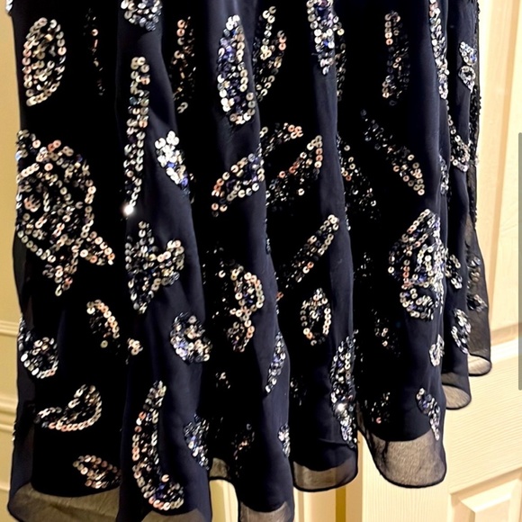 SOLD Women’s French Connection Navy Floral Sequins Formal Party Dress Sz 0 - Picture 3 of 5
